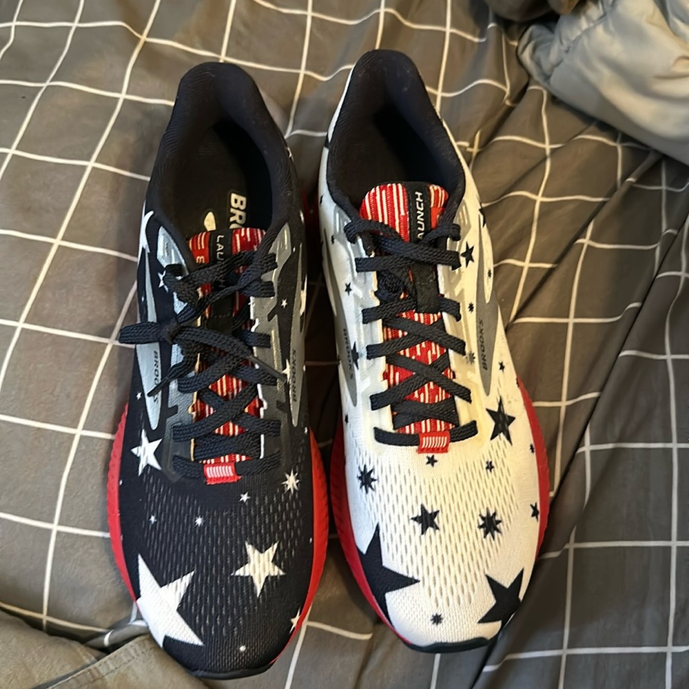 Brooks launch 8 running shoes never been worn
